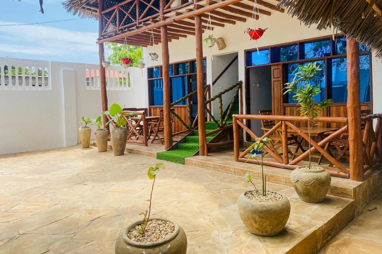 Utulivu Bungalow Nungwi Luaran gambar