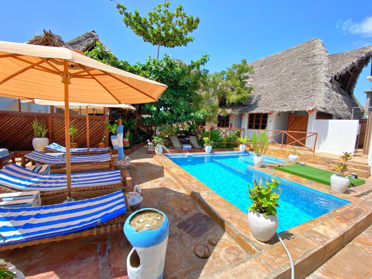 Utulivu Bungalow Nungwi Luaran gambar