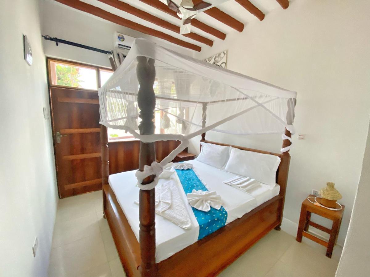 Utulivu Bungalow Nungwi Luaran gambar