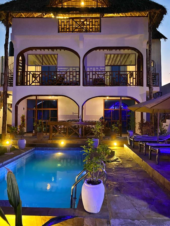 Utulivu Bungalow Nungwi Luaran gambar