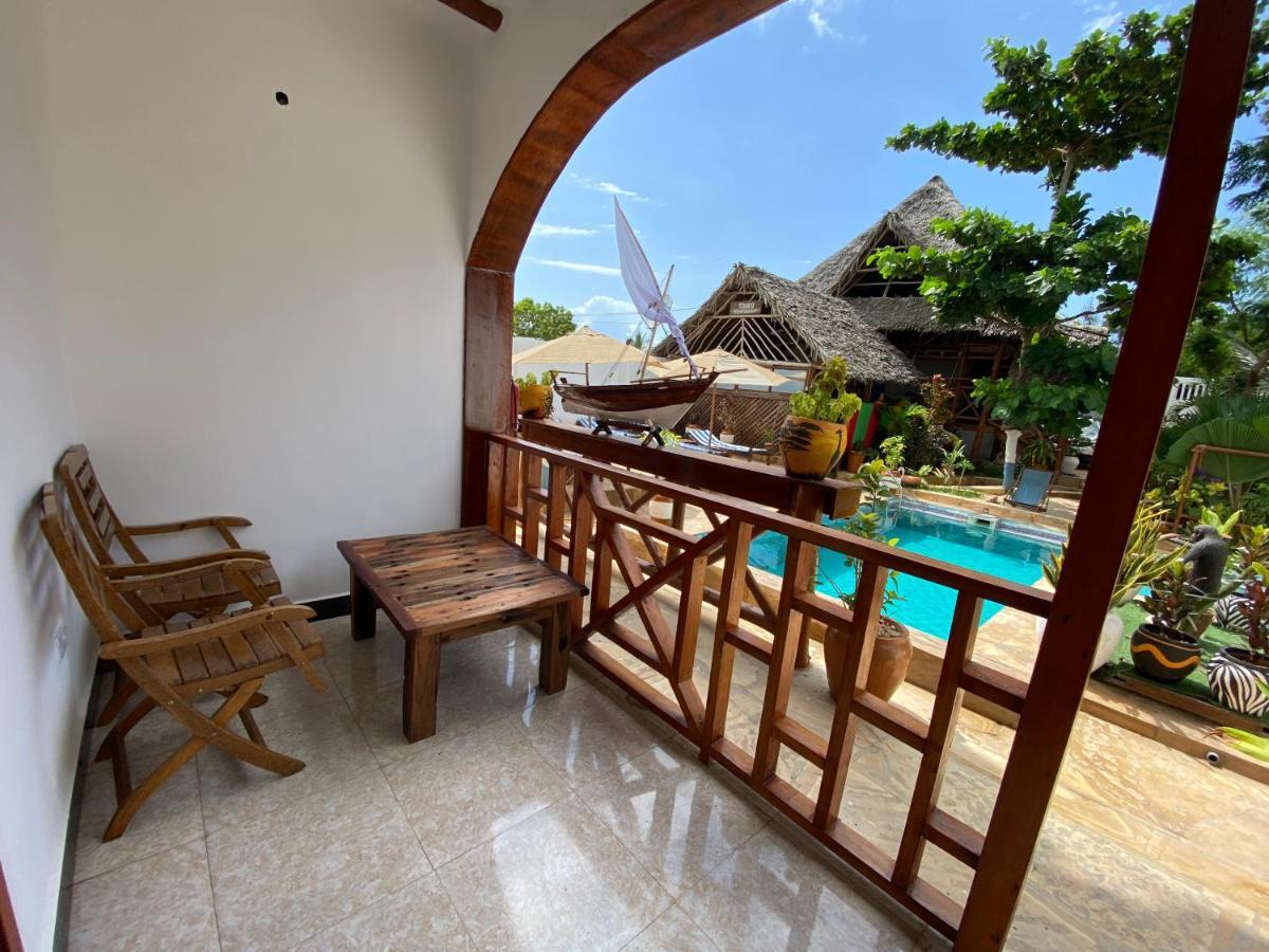 Utulivu Bungalow Nungwi Luaran gambar
