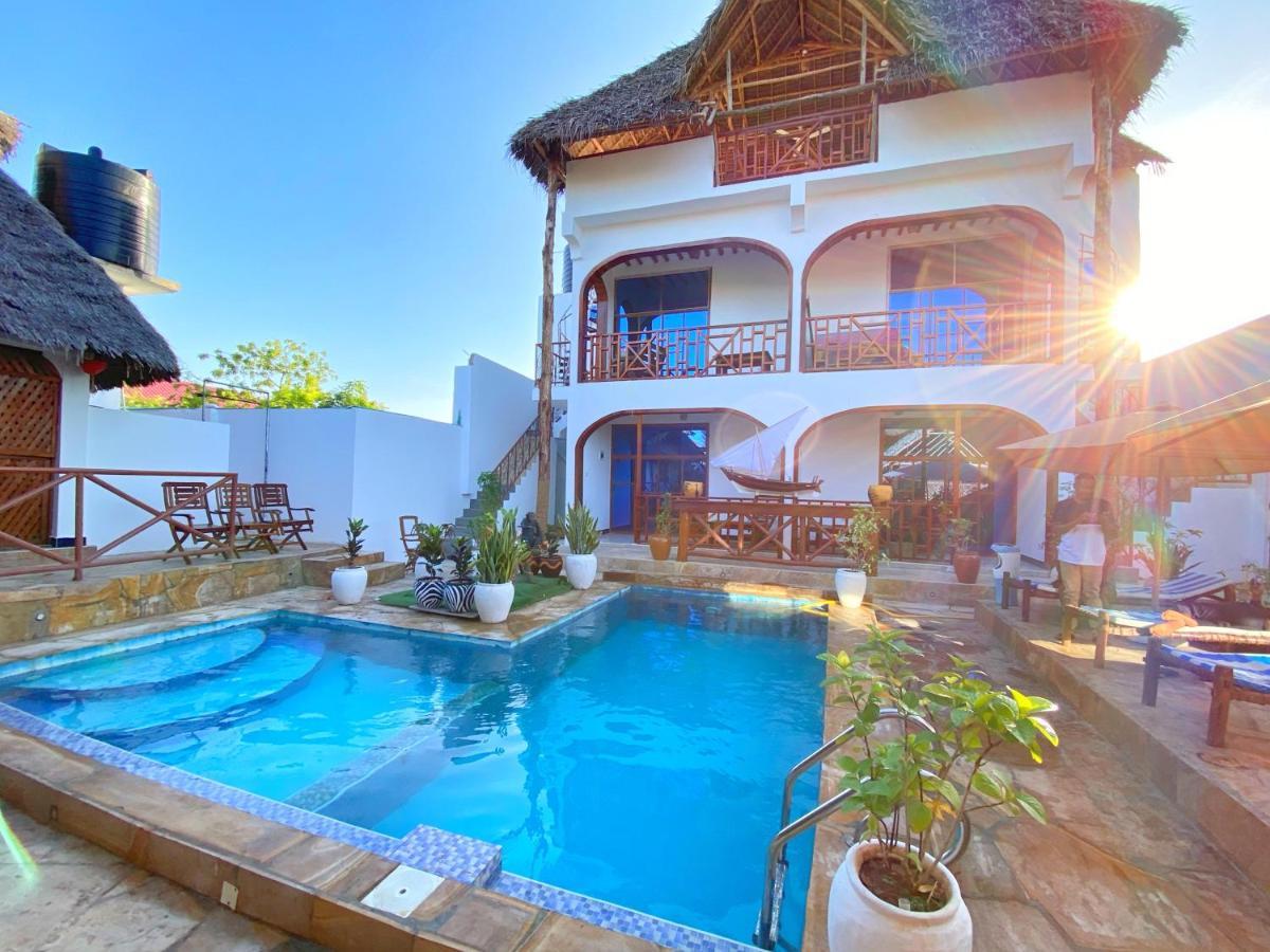 Utulivu Bungalow Nungwi Luaran gambar