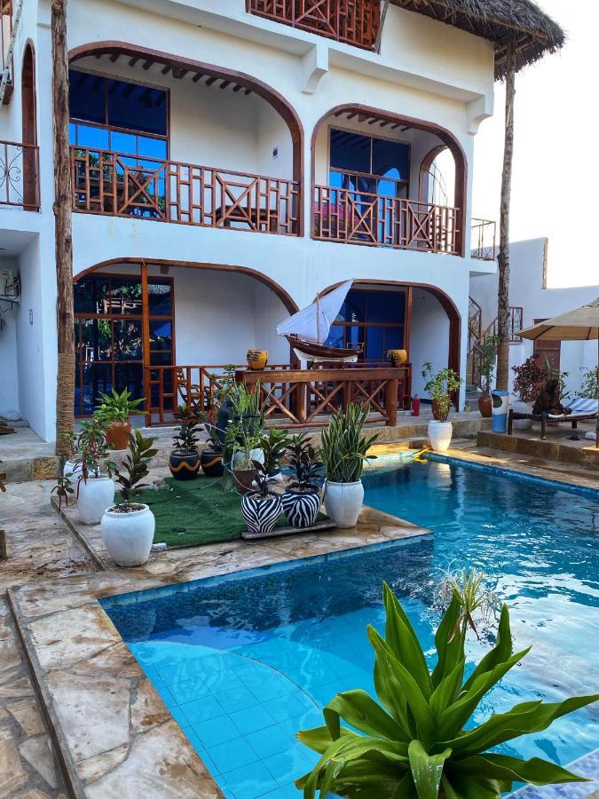 Utulivu Bungalow Nungwi Luaran gambar