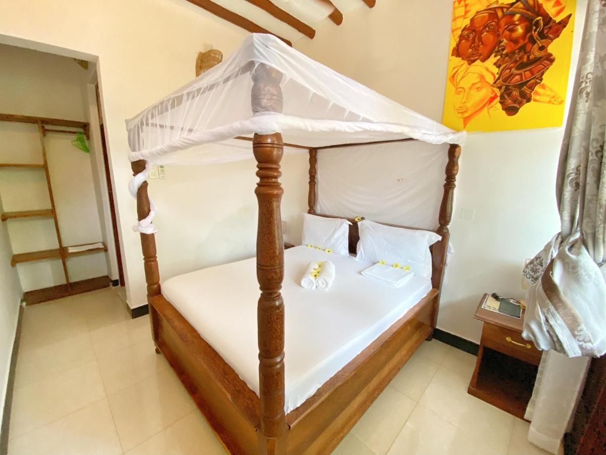 Utulivu Bungalow Nungwi Luaran gambar