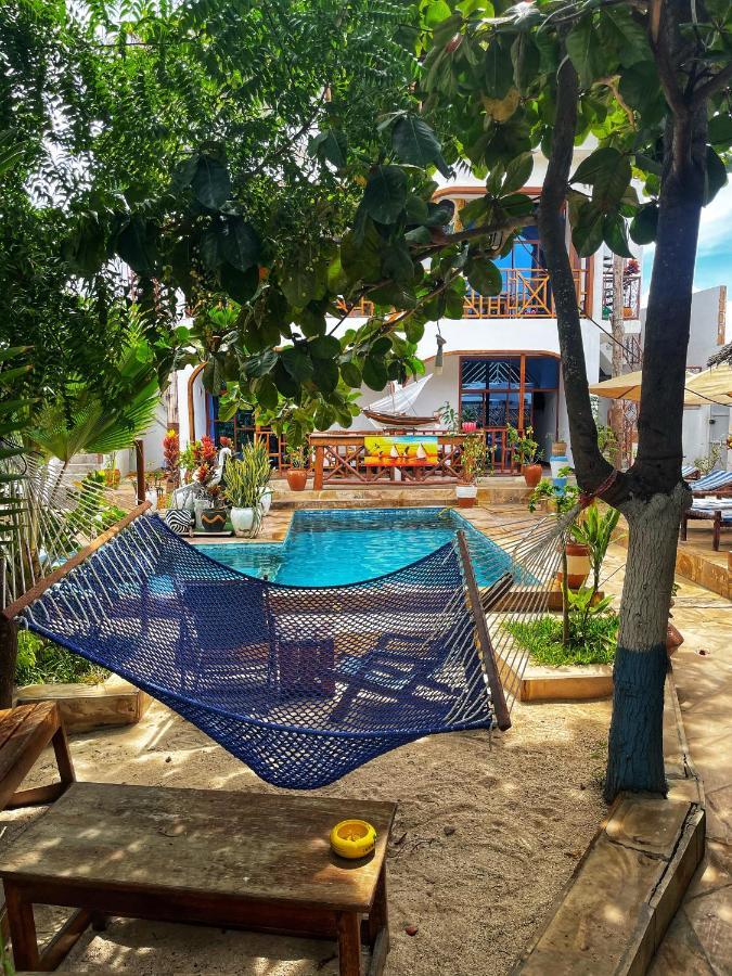 Utulivu Bungalow Nungwi Luaran gambar